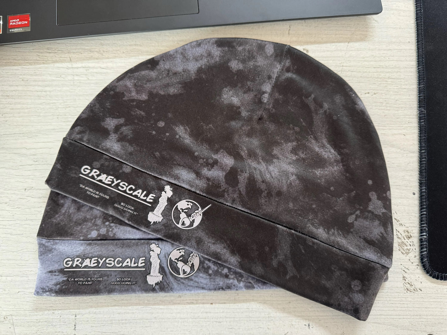 GREYSCALE SKULL CAPS